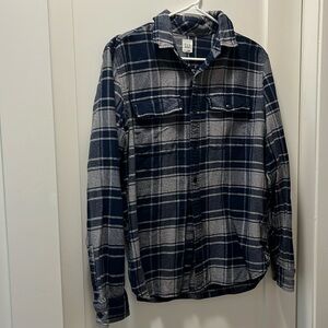 Men’s GAP gray and blue button down size Medium